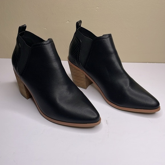 Dolce Vita Shoes - DOLCE VITA Ankle Boots FRILLI Black Slide On Vegan Leather Chunky Block 9